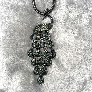Beautiful dark peacock necklace